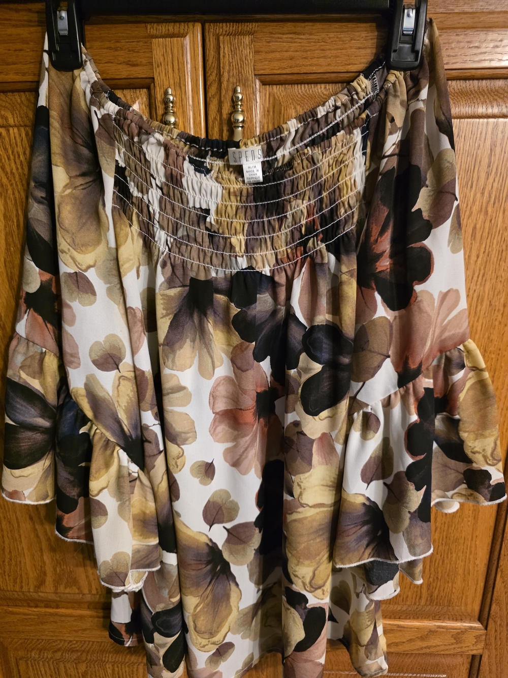 Spenser Jeremy Floral Off-Shoulder Short Sleeve Top in Cream Multi